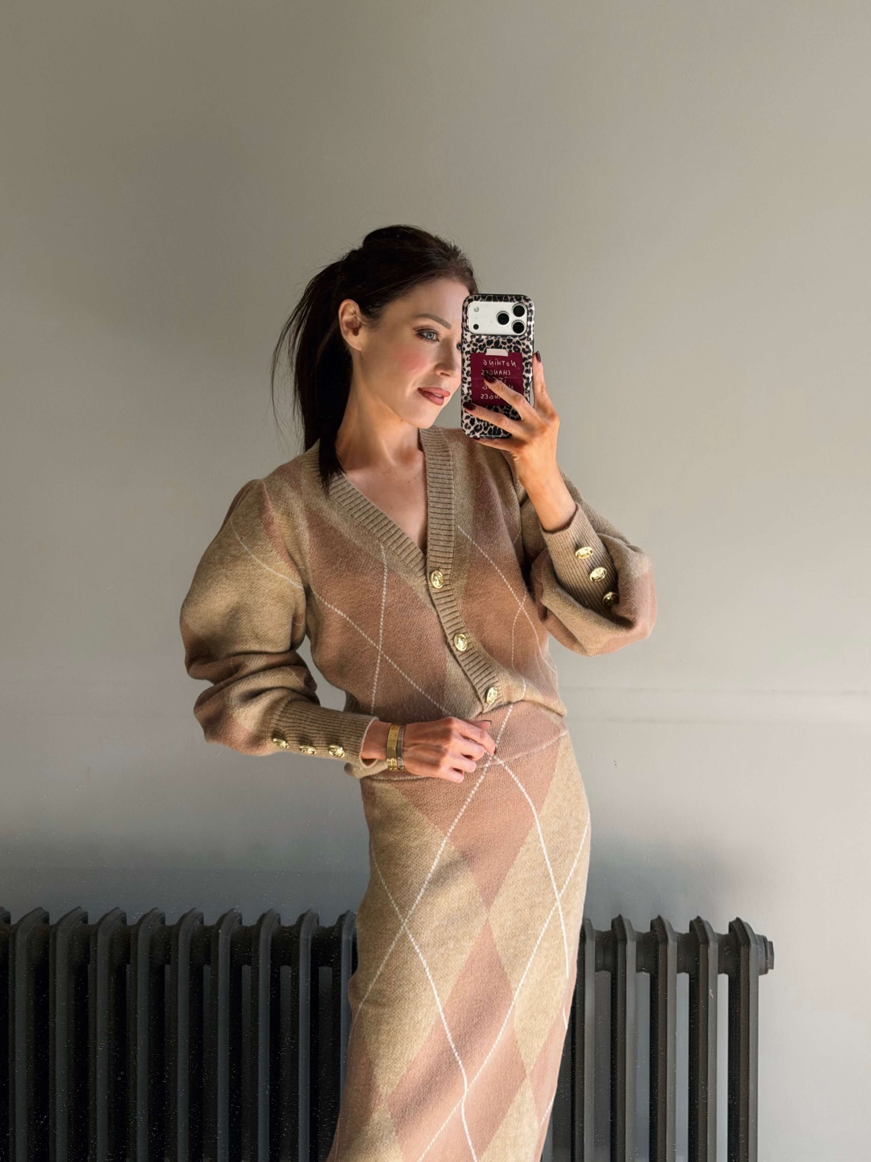 ‘PICTURE PERFECT’ ARGYLE DIAMOND KNIT CARDIGAN CAMEL - Image 4
