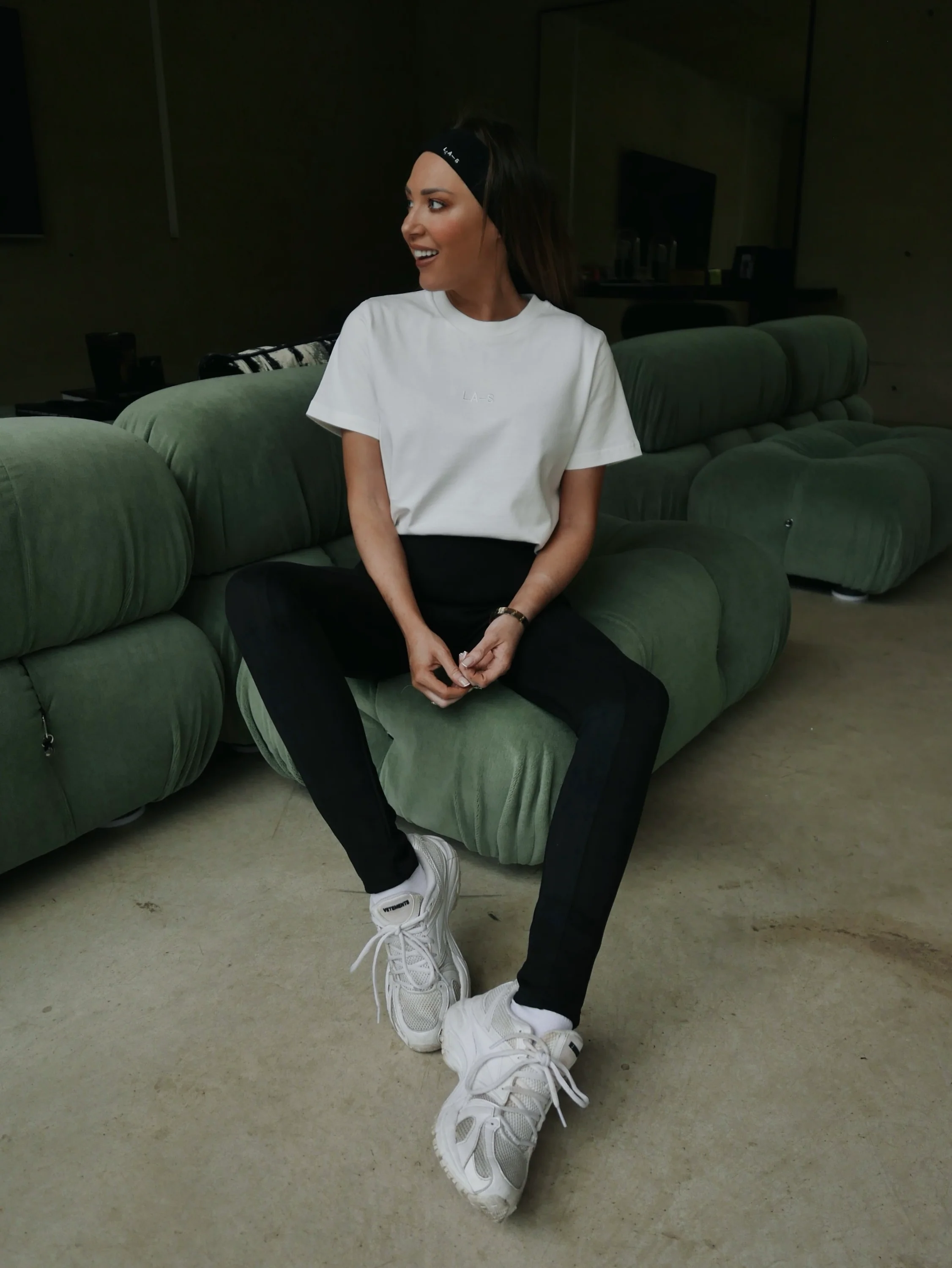 CONTOURING FAUX SUEDE LEGGINGS IN BLACK - Image 4